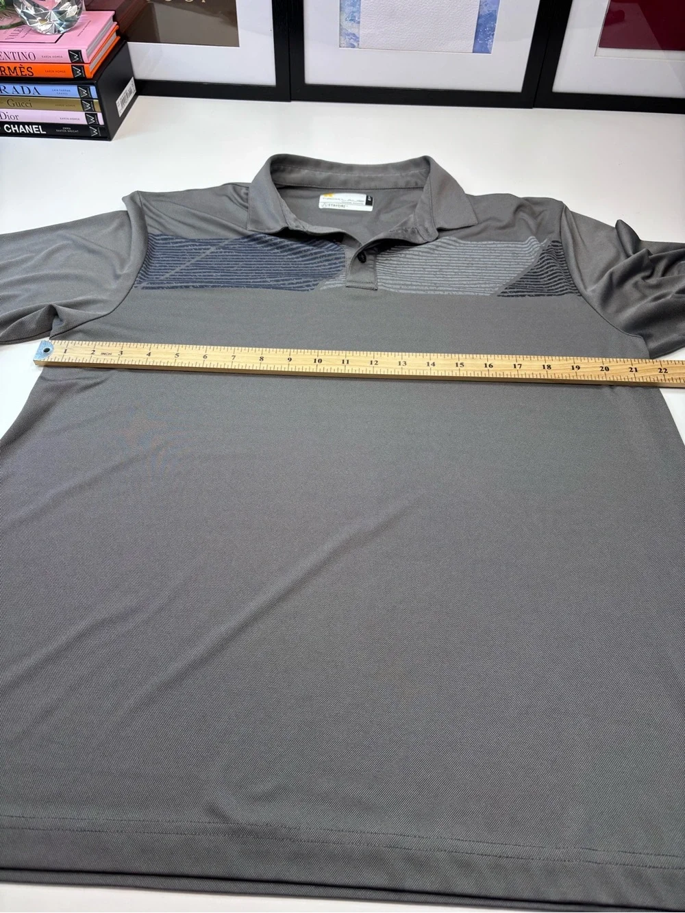 Men's Gray Short-Sleeve Performance Golf Polo with Subtle Chest Panels Size L